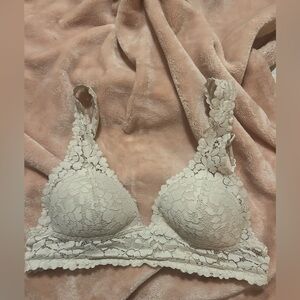 Lace Bralette in Cream